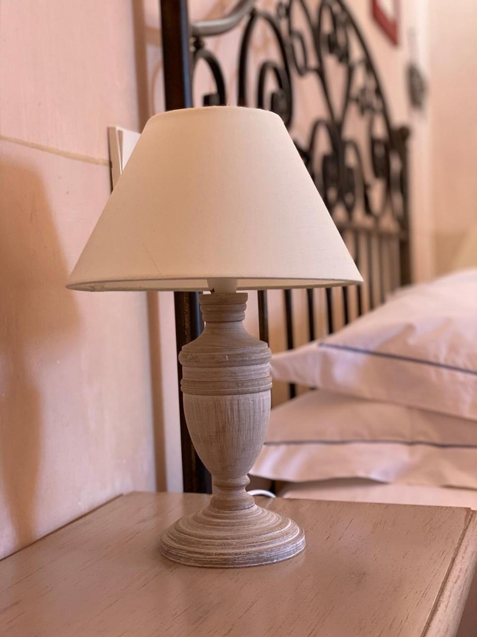 Le Mas de la Martelière Le Thor Habitación foto